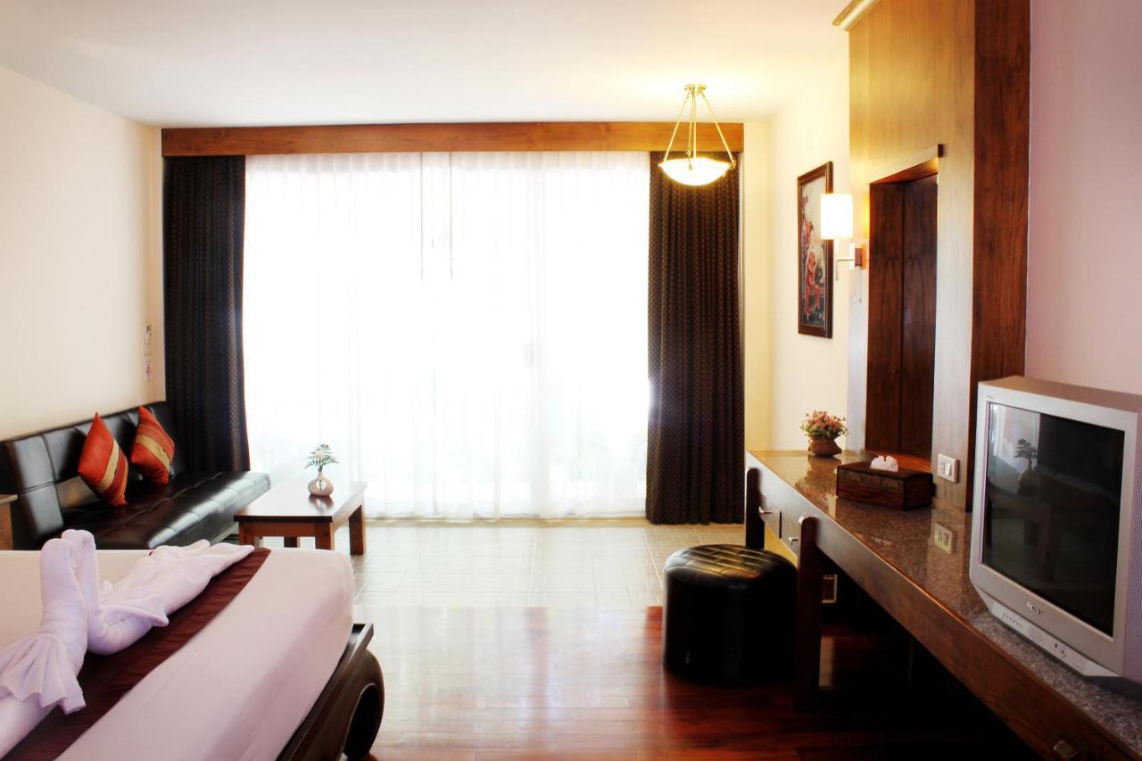 Baan Pron Phateep Patong Exterior photo
