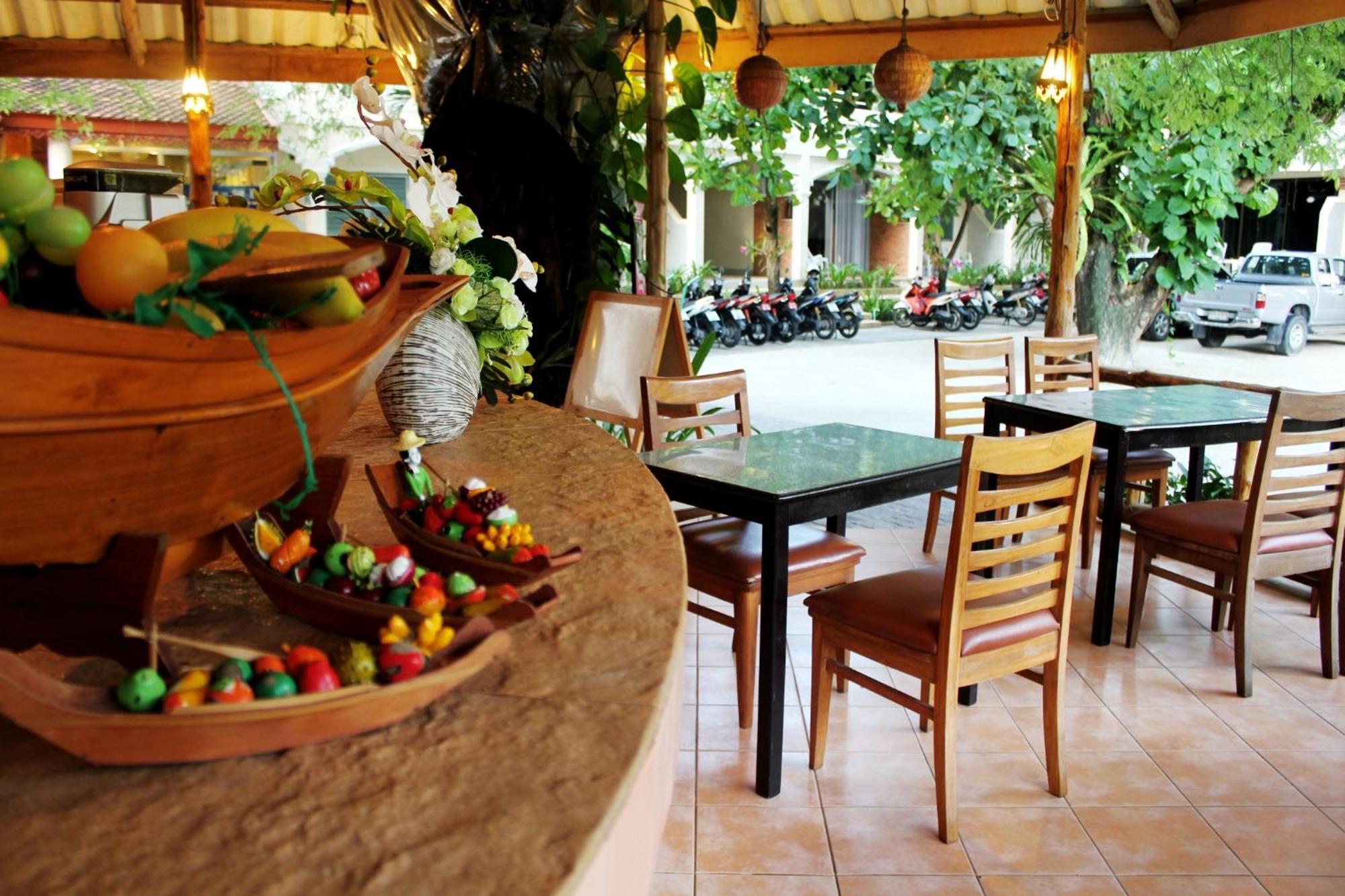 Baan Pron Phateep Patong Exterior photo