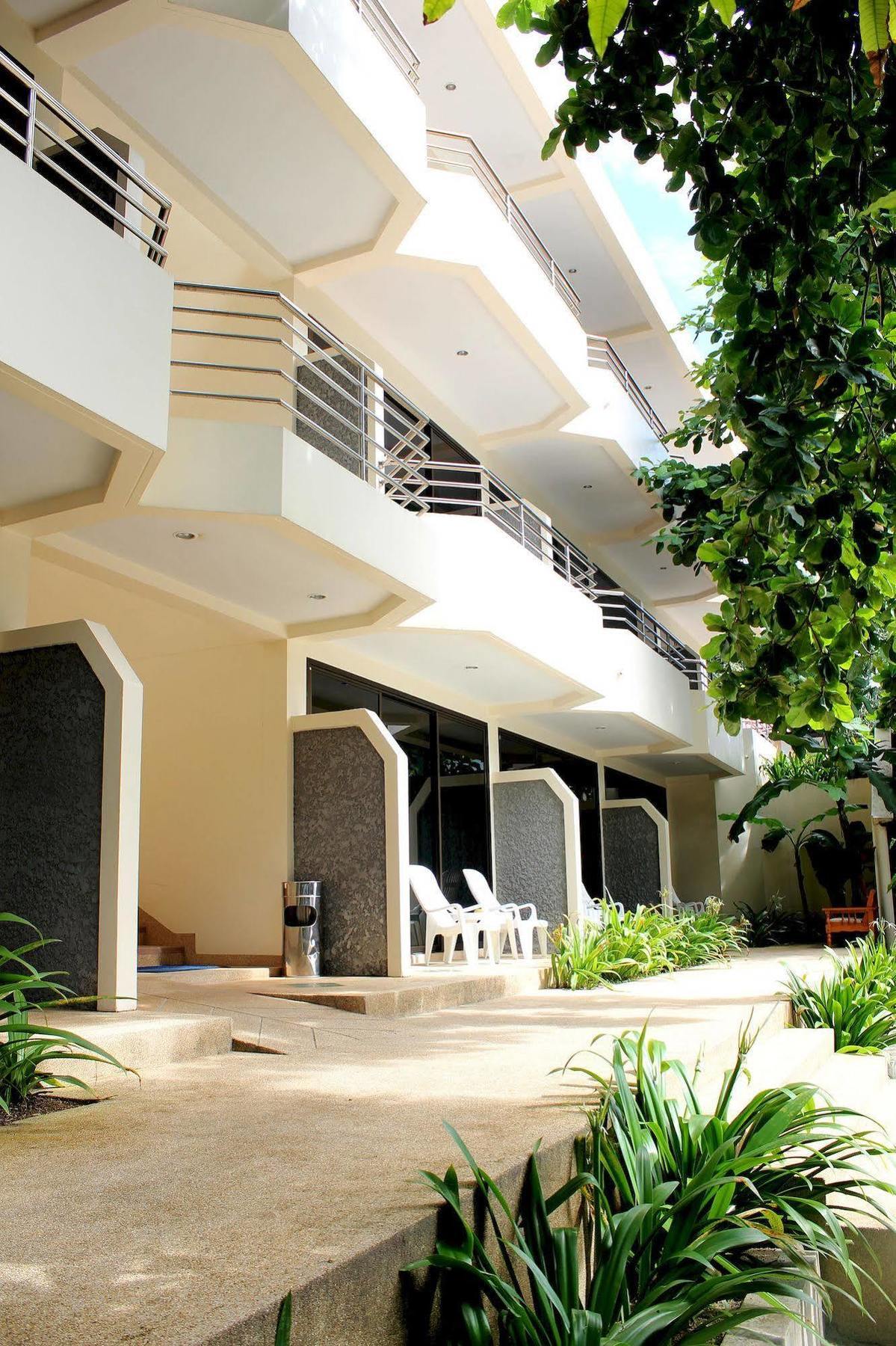 Baan Pron Phateep Patong Exterior photo