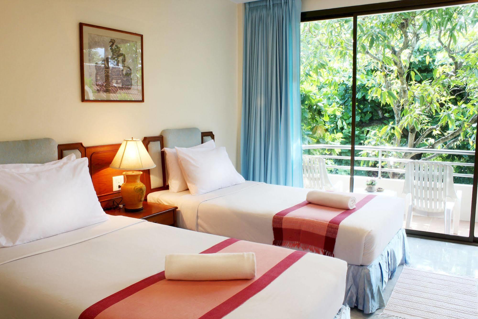 Baan Pron Phateep Patong Exterior photo