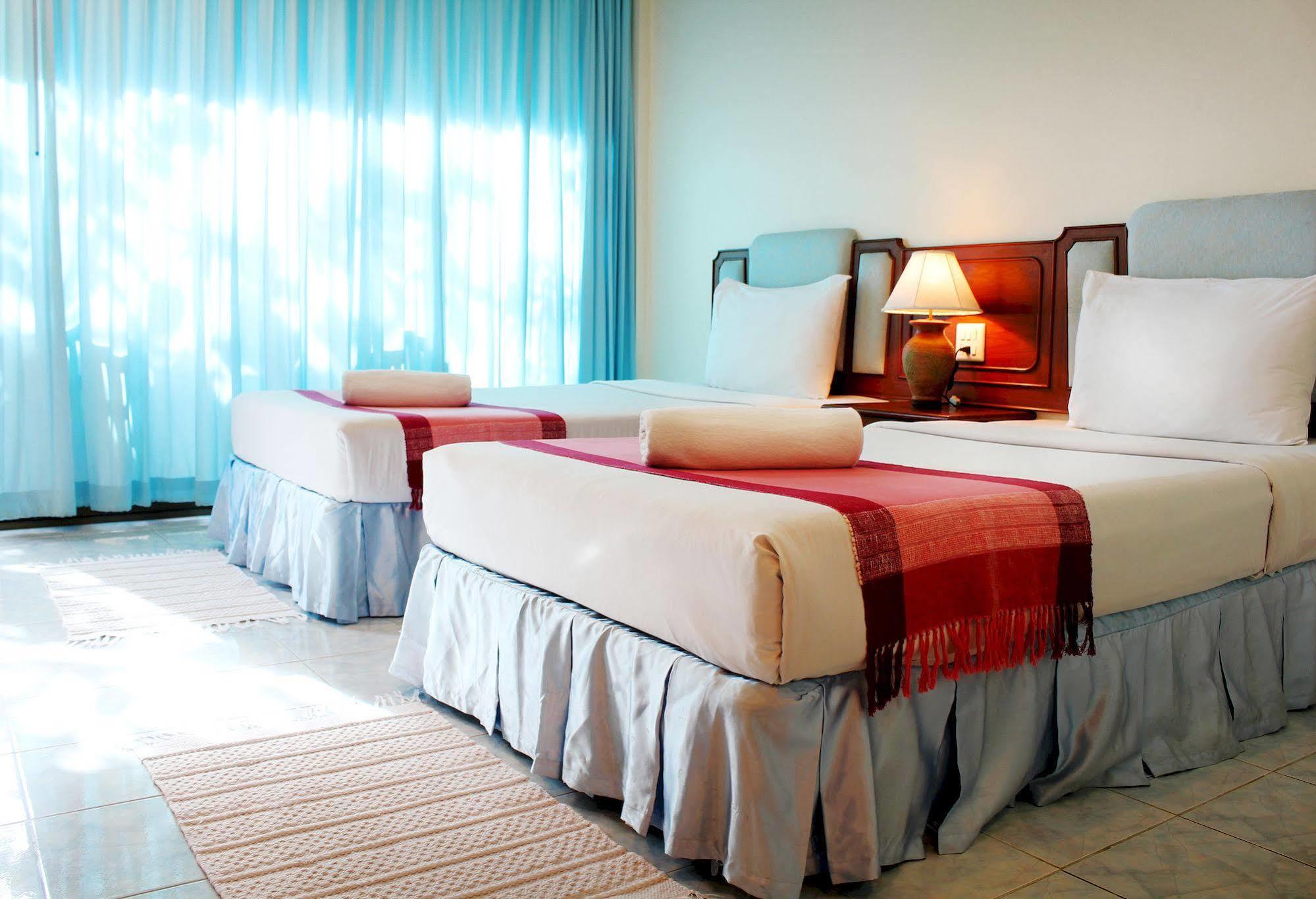 Baan Pron Phateep Patong Exterior photo