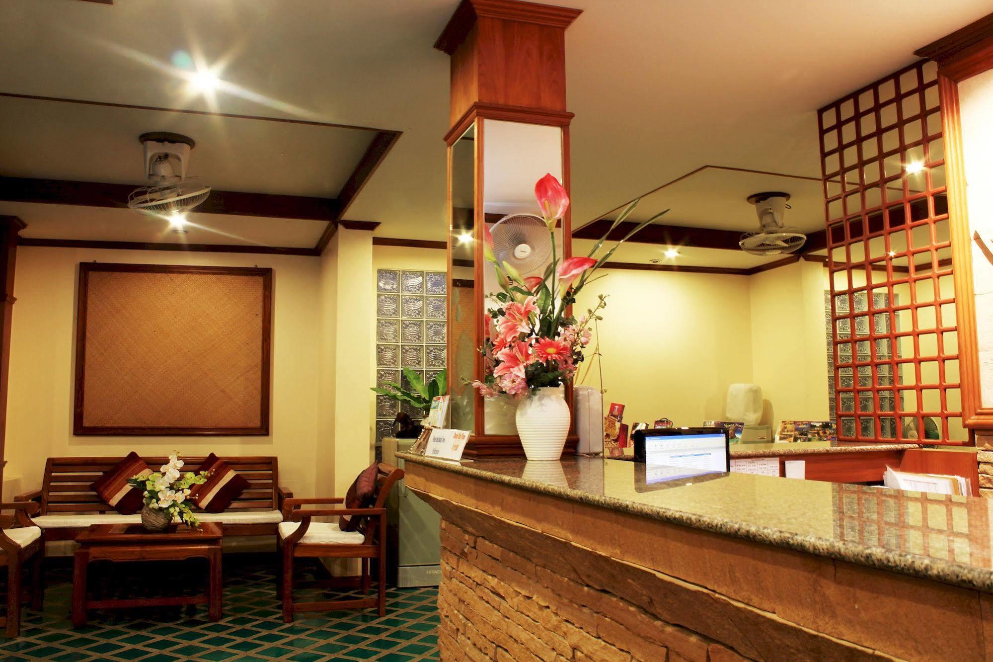 Baan Pron Phateep Patong Exterior photo